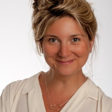 professional headshot of sophie mitchel